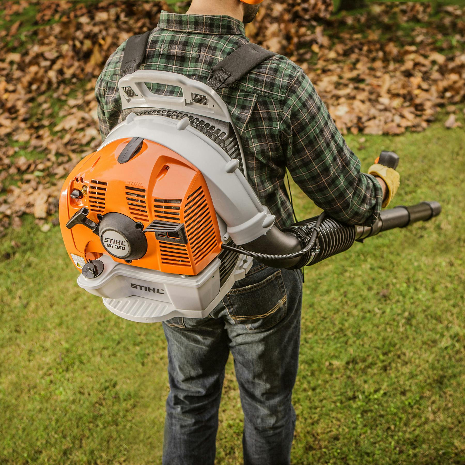 STIHL BR 350 Backpack Blower - Mid-Range Backpack Blowers | STIHL USA