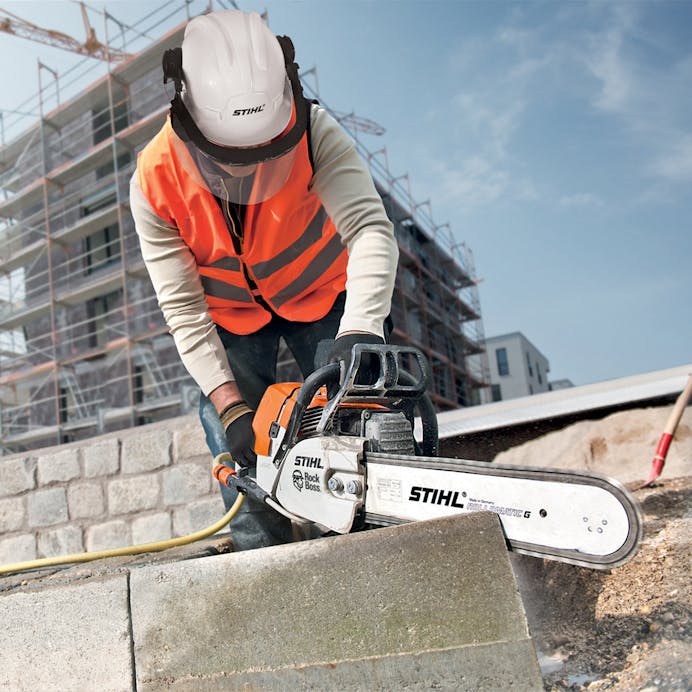 Man cutting through concrete with the STIHL GS 461 ROCK BOSS®