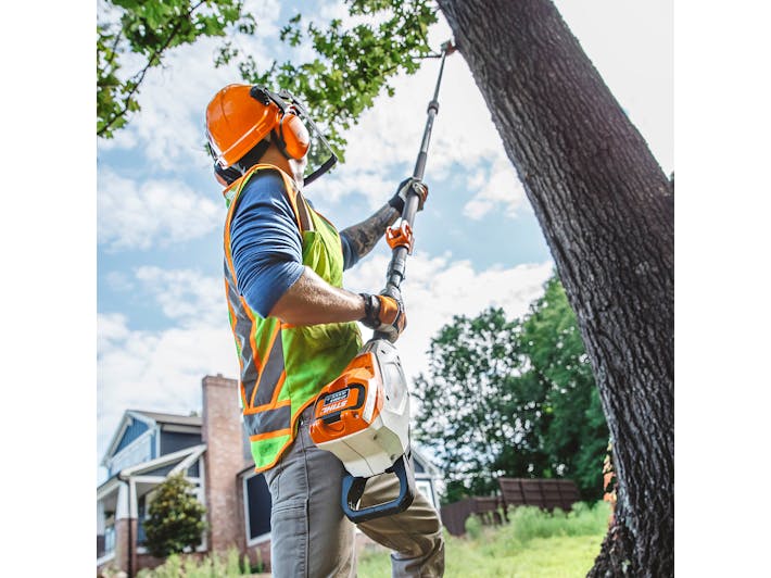 Battery powered deals stihl pole saw