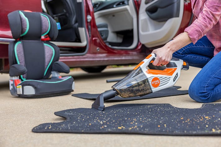 Bissell Handheld Car Vacuum Review: It Gets Over 20 Minutes of Battery Life